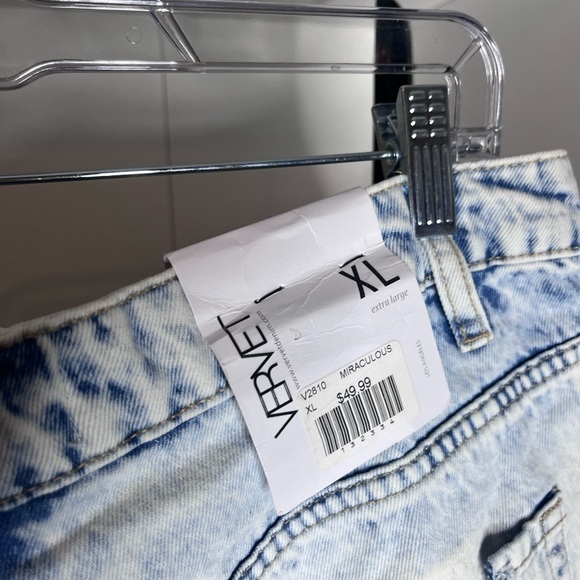 NWT Vervet High Rise miraculous frayed Distressed Denim shorts size XL - Picture 5 of 5